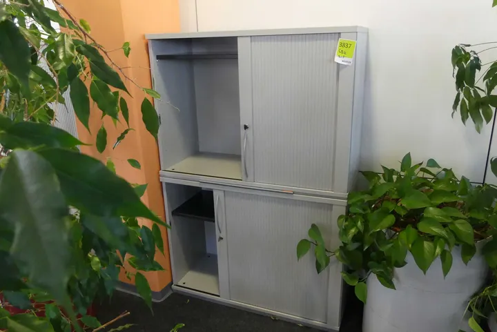 Sideboardkombination, 2-tlg. Maße in cm je ca. 100